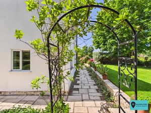 Garden - click for photo gallery
